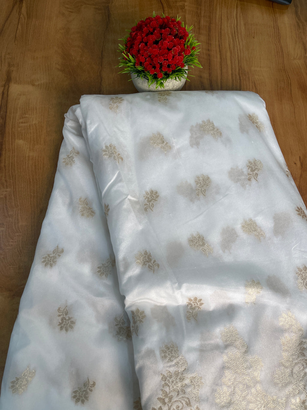 Dola With Heavy Golden Boarder